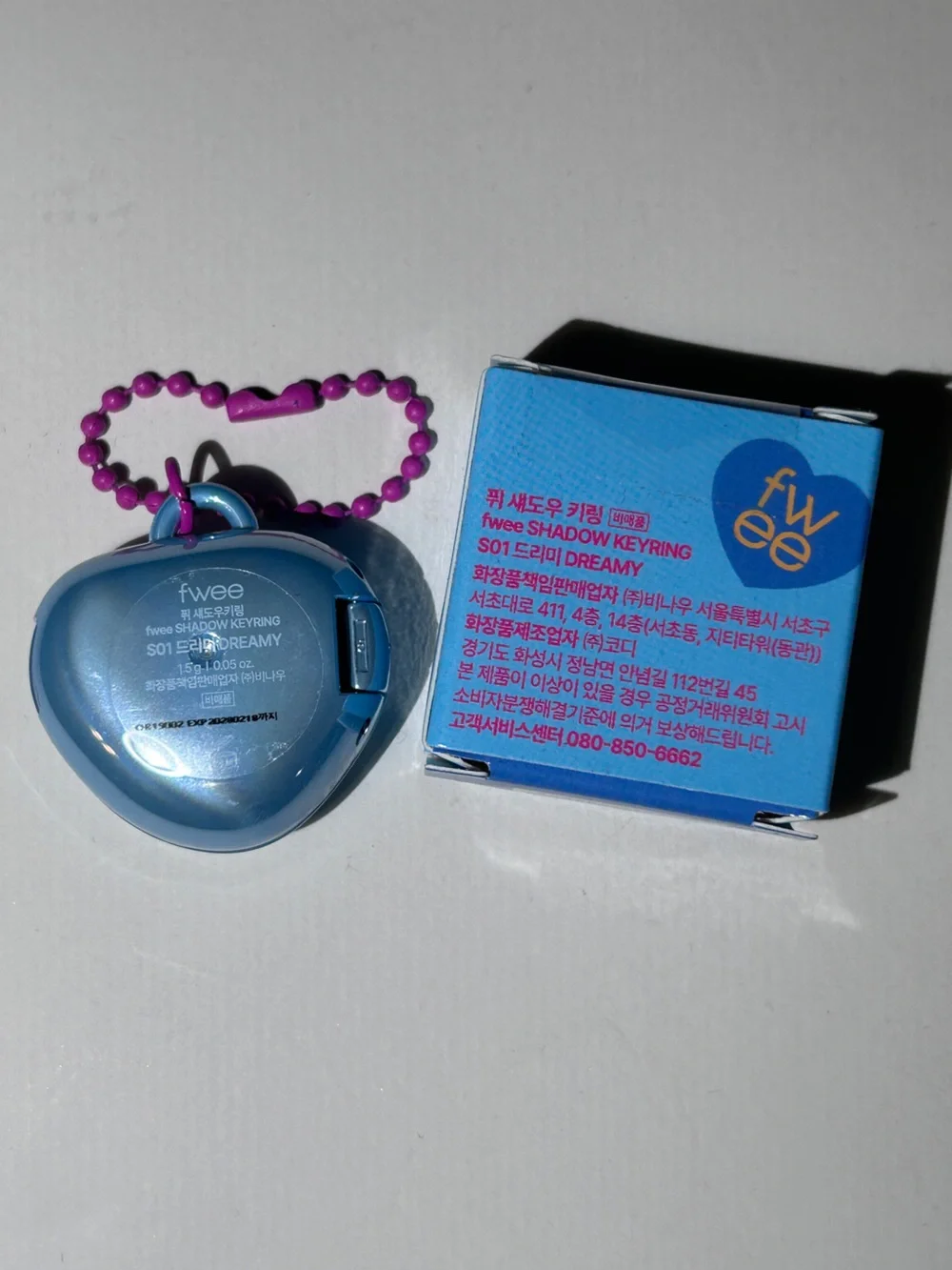 FWEE EYESHADOW KEYRING IN DREAMY BNIB